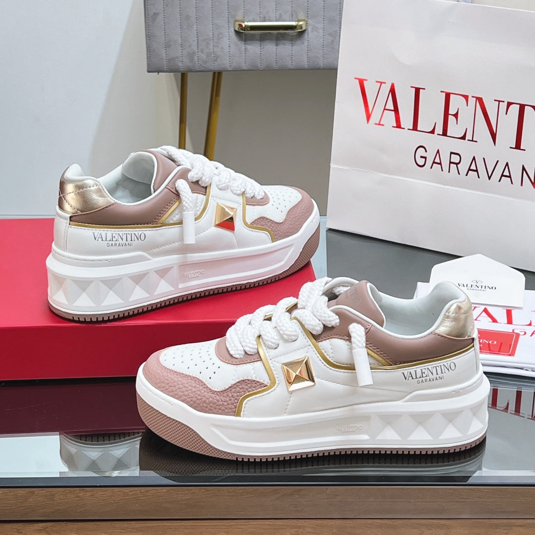 VALENTINO 25S GARAVANI ONE STUD XL PLATFORM SNEAKERS IN WHITE MIX LIGHT PINK LAMBSKIN