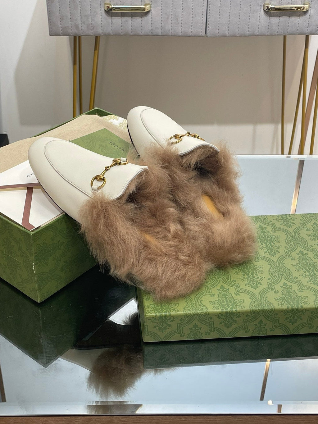 HORSEBIT MULE IN WHITE CALFSKIN AND LAMB WOOL LINING