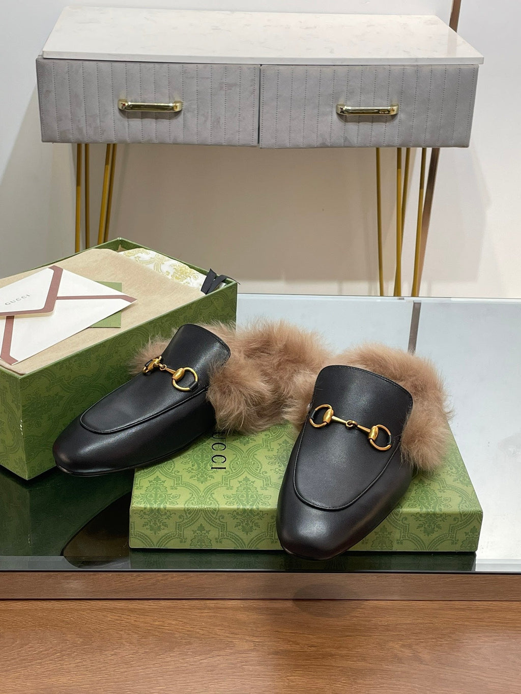 HORSEBIT MULE IN BLACK CALFSKIN AND LAMB WOOL LINING