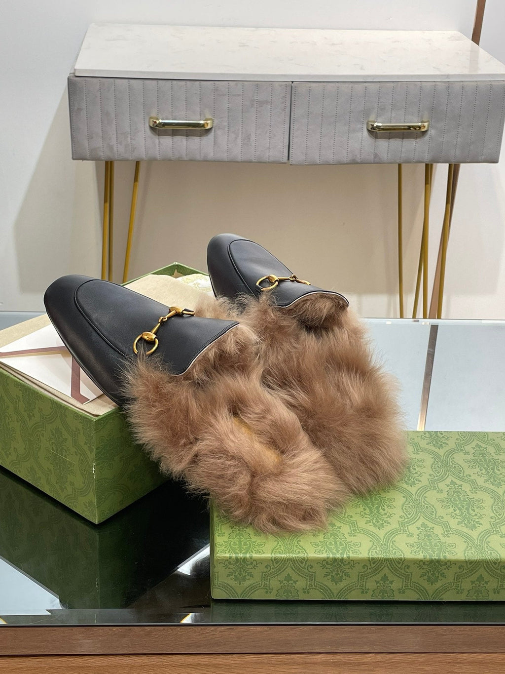 HORSEBIT MULE IN BLACK CALFSKIN AND LAMB WOOL LINING