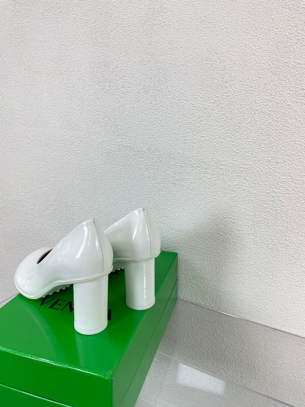 ATOMIC HIGH PUMP 9 CM IN WHITE CALFSKIN