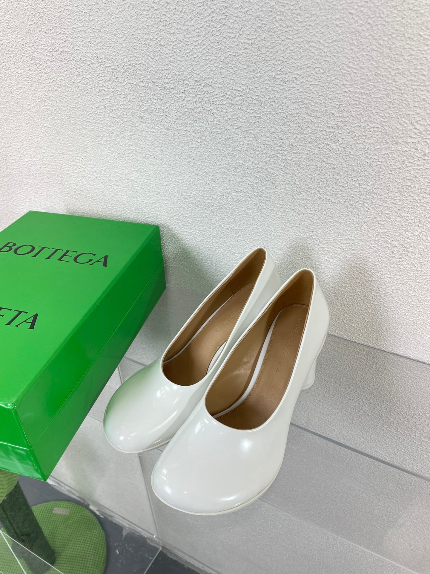 ATOMIC HIGH PUMP 9 CM IN WHITE CALFSKIN