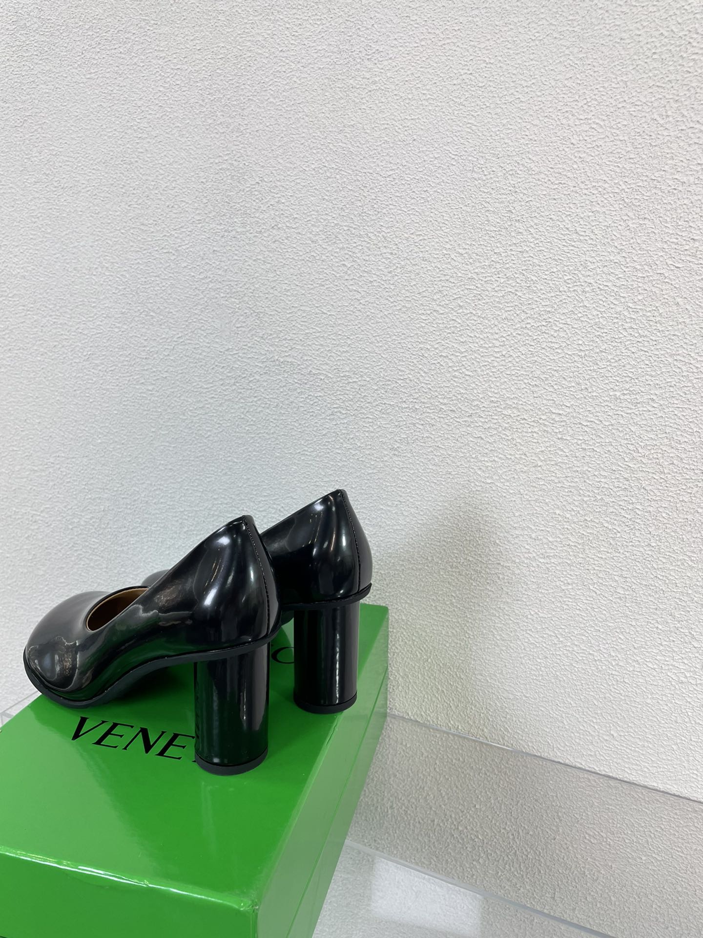 ATOMIC HIGH PUMP 9 CM IN BLACK CALFSKIN