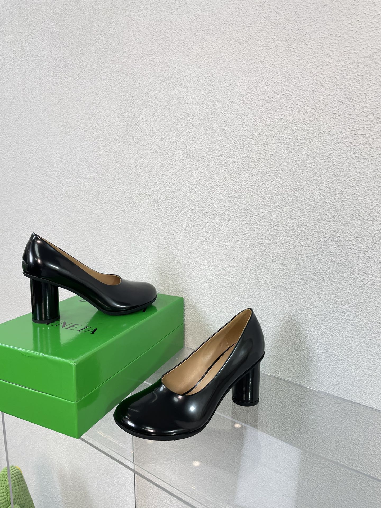 ATOMIC HIGH PUMP 9 CM IN BLACK CALFSKIN