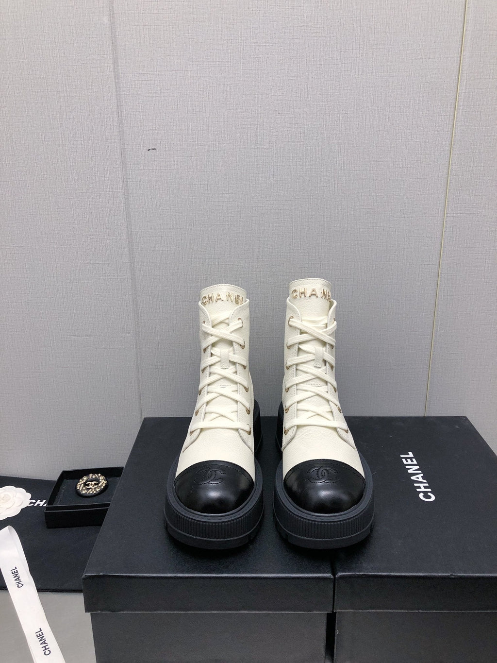 MARTIN SHORT BOOTS WHITE MIX BLACK LAMBSKIN