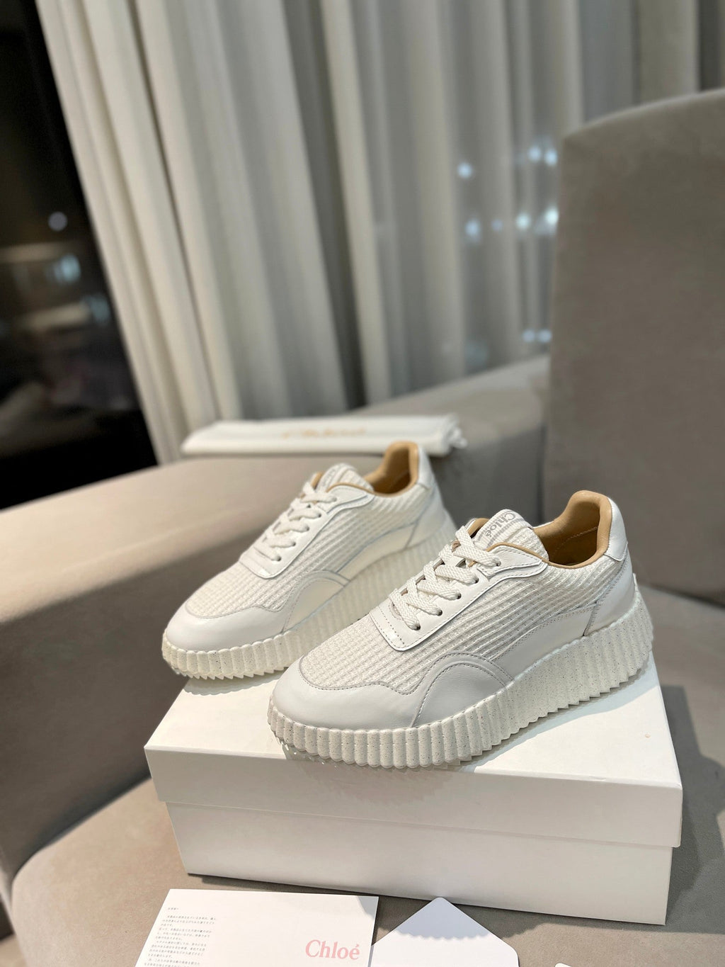 CHLOÉ NAMA SNEAKER IN WHITE LAMBSKIN AND SUEDE