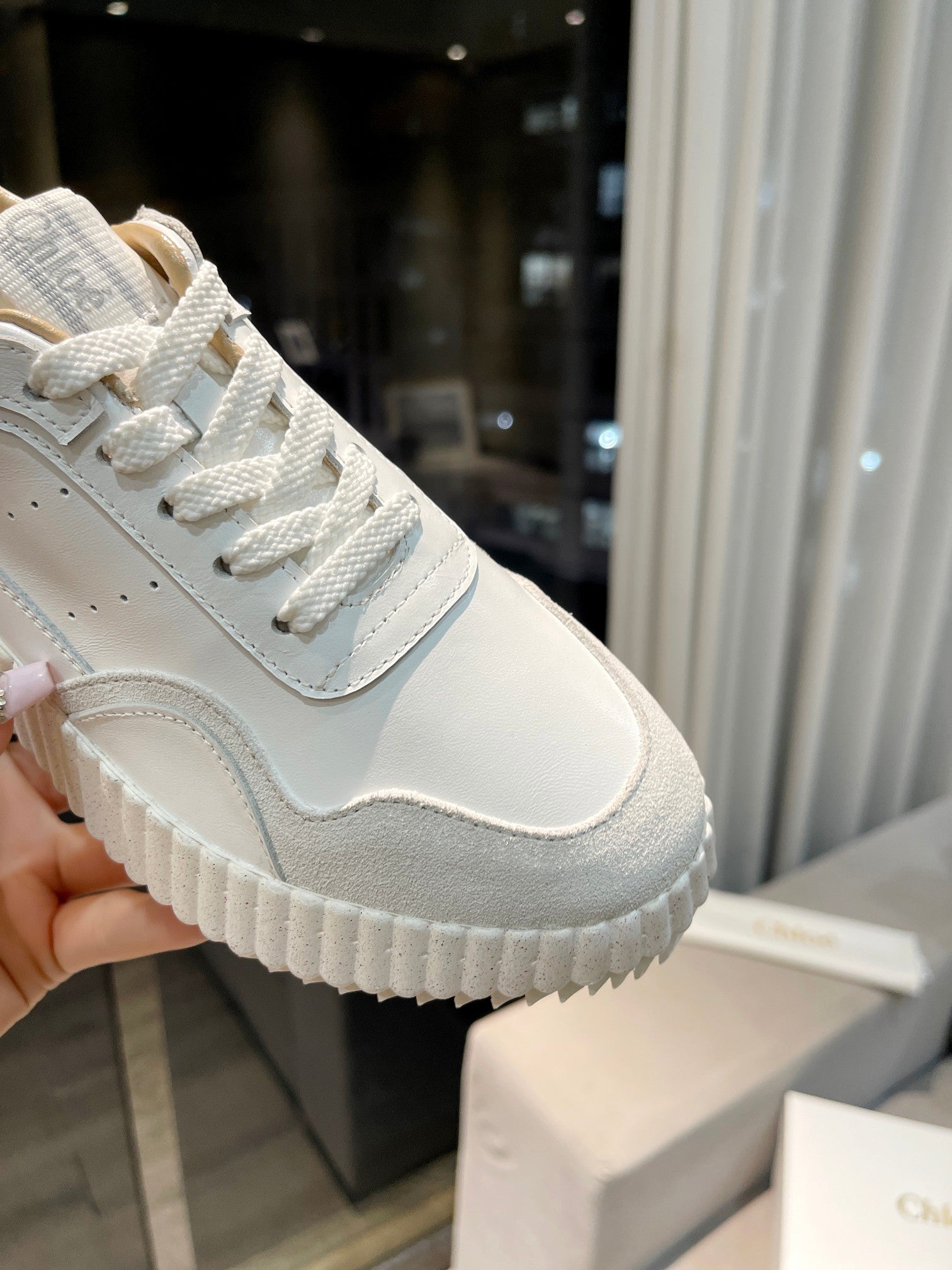 CHLOÉ NAMA SNEAKER IN WHITE LAMBSKIN AND DOVE GREY SUEDE
