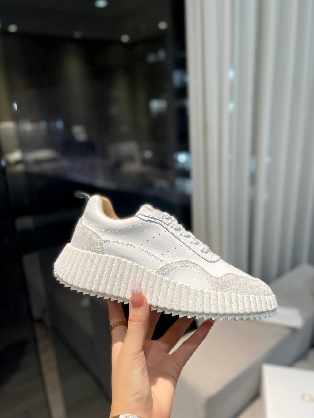 CHLOÉ NAMA SNEAKER IN WHITE LAMBSKIN AND DOVE GREY SUEDE
