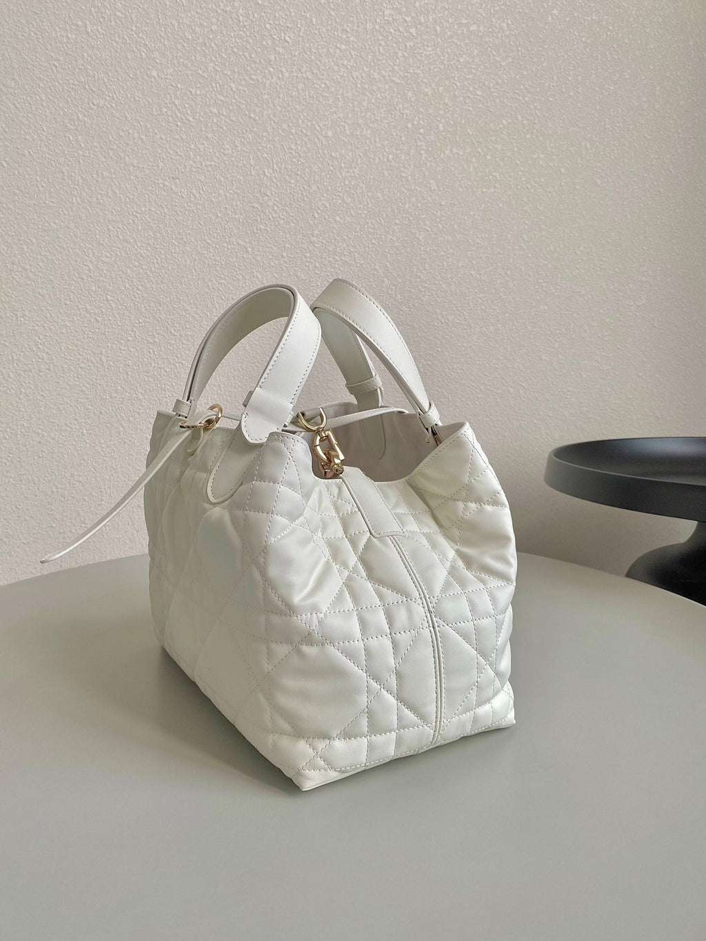 TOUJOURS 28 BAG IN MILK WHITE LAMBSKIN