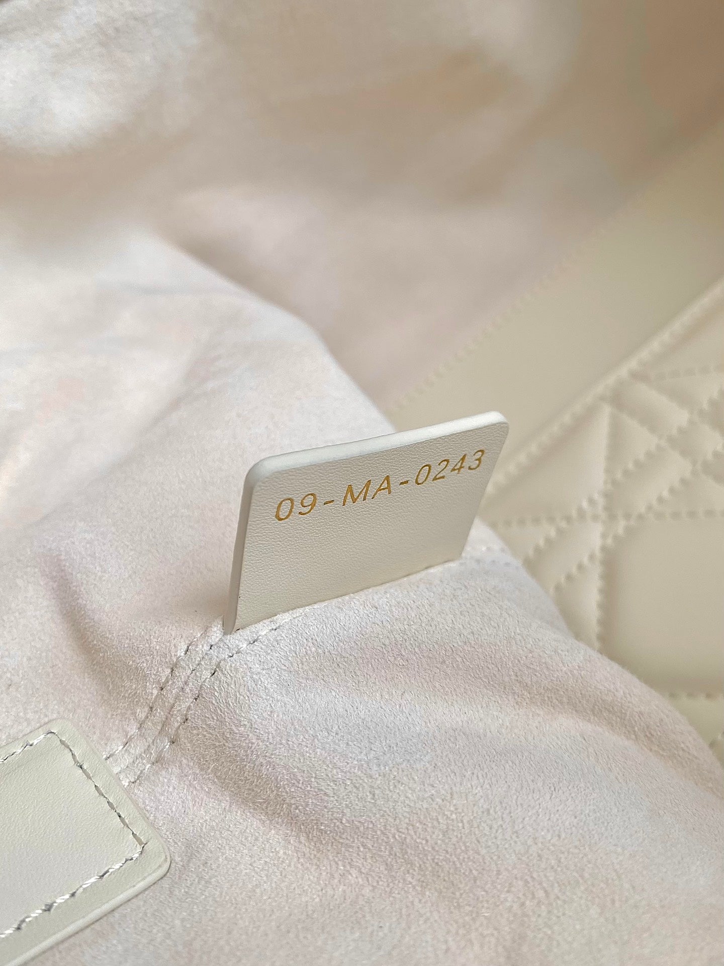 TOUJOURS 28 BAG IN MILK WHITE LAMBSKIN