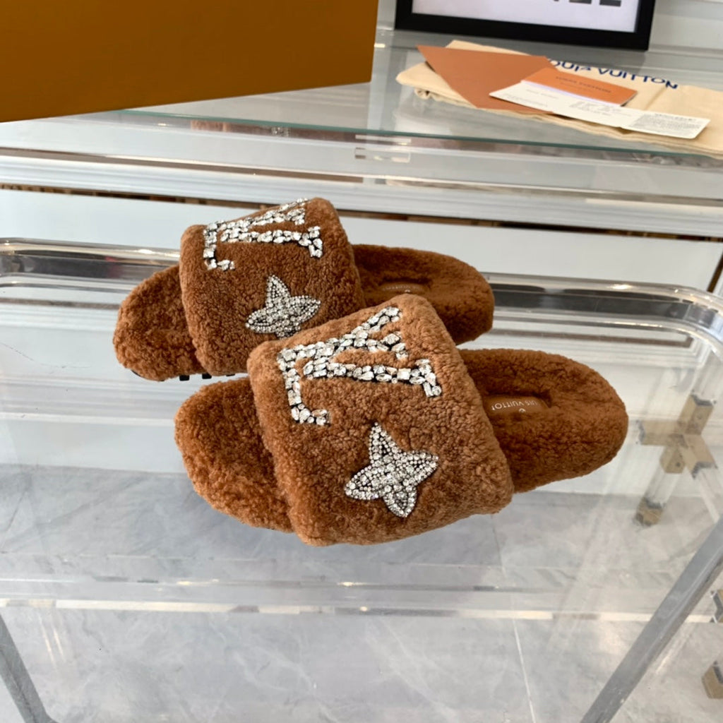 LV WOMEN'S PASEO FLAT SLIPPER IN CINNAMON BROWN FLEECE