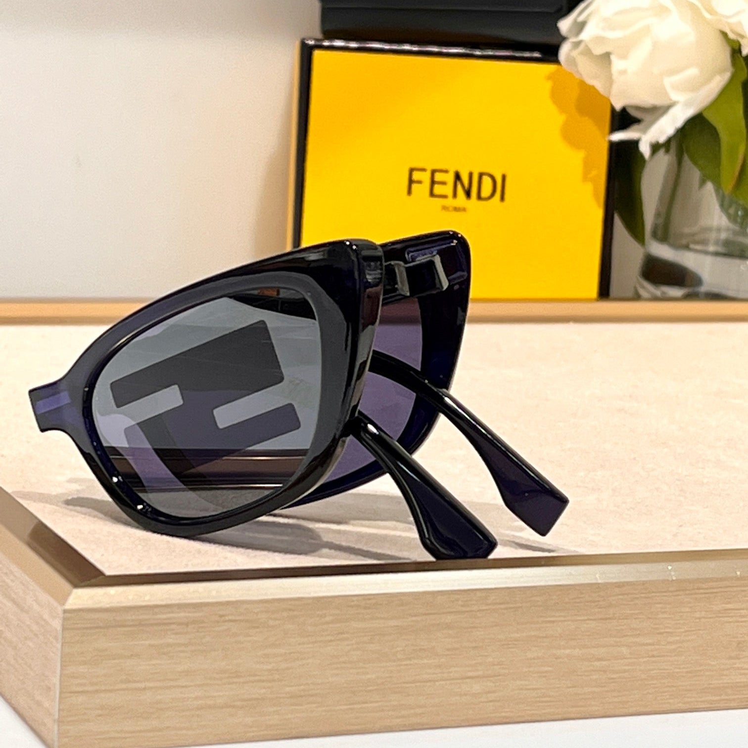 FOLDABLE FF DIAMONDS CAT-EYE SUNGLASSES 548844 IN ACETATE