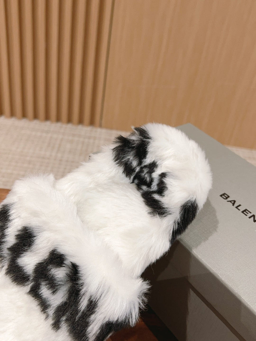 LAMB WOOL SLIPPER WHITE MIX BLACK