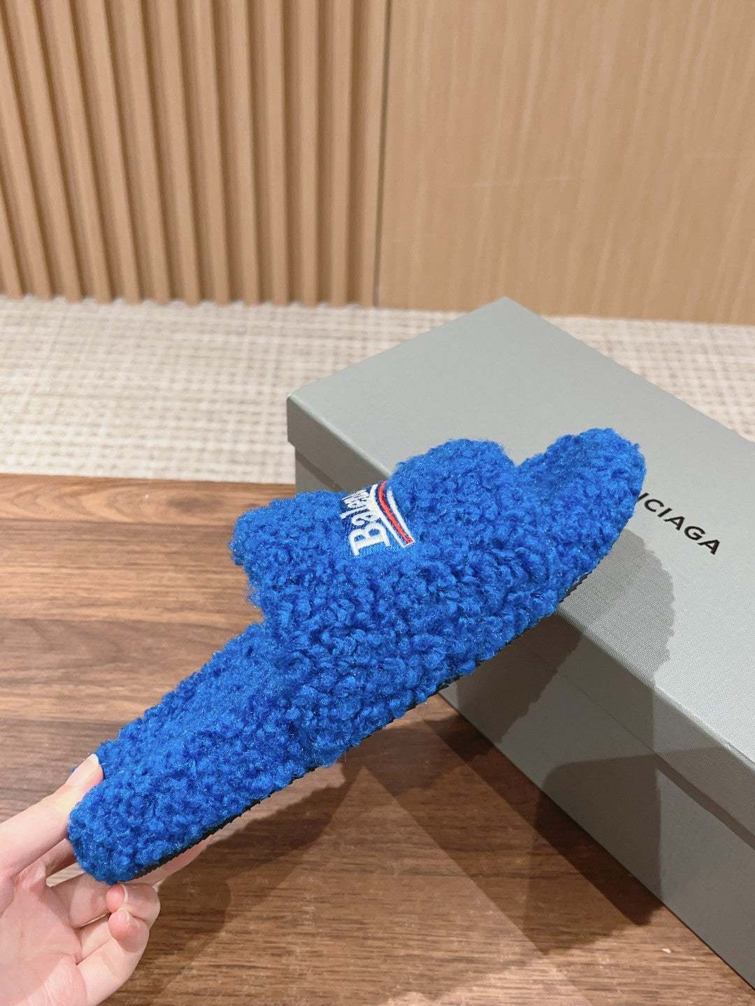 FURRY SLIDES IN COBALT BLUE CURLY SHEARLING