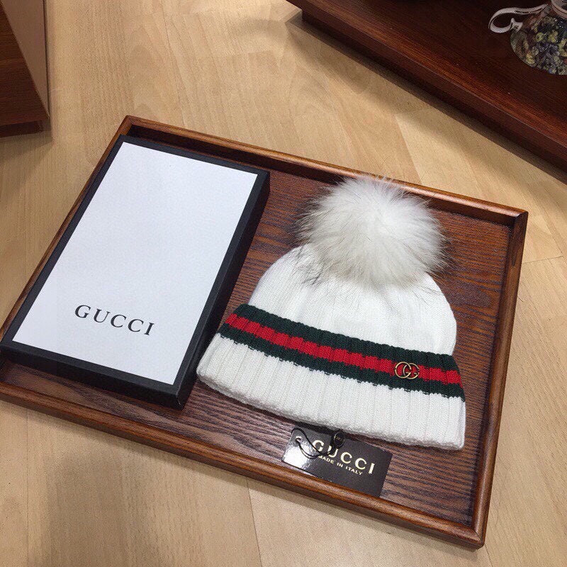 SET SCARF AND HAT IN WHITE WOOL AND CASHMERE 945028