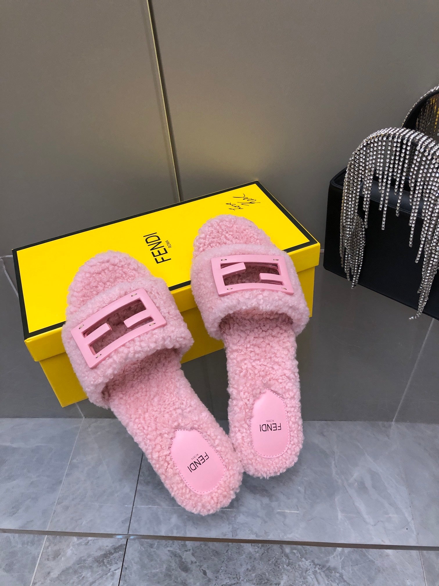FENDI BAGUETTE SLIDE SLIPPERS IN LIGHT PINK WOOL