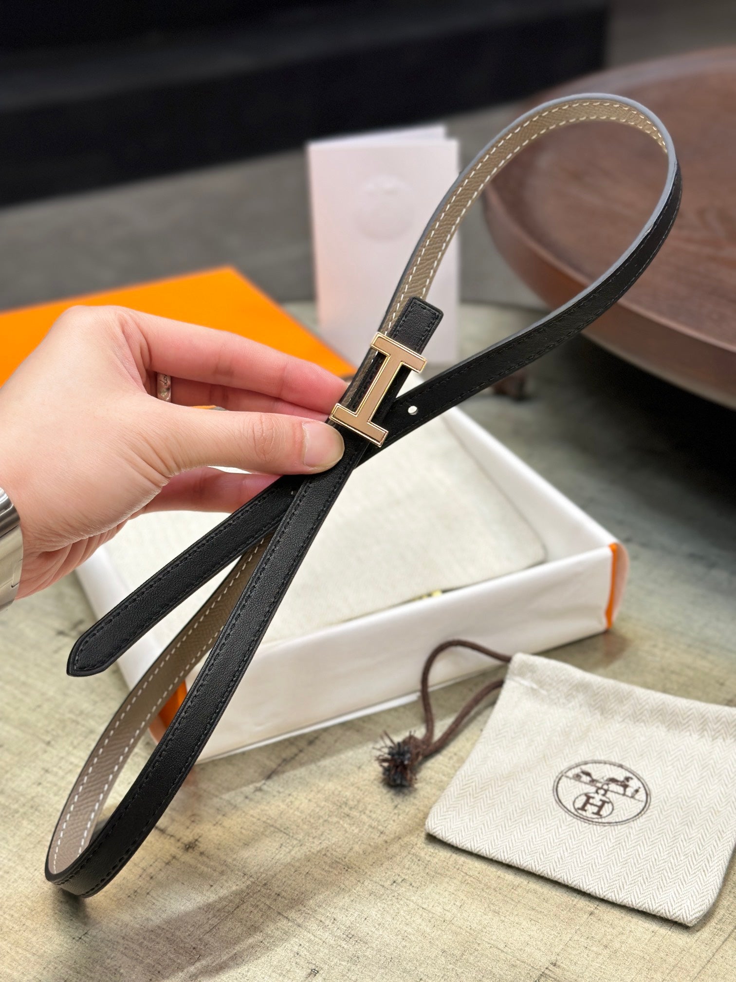 HM FOCUS BUCKLE & REVERSIBLE BLACK AND CAMEL BROWN LEATHER STRAP 13MM COPPER HARDWARE