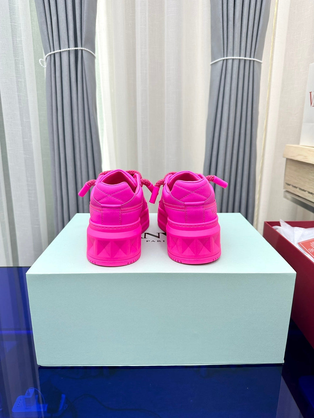 One Stud Garavani Pink One Stud XL Sneakers