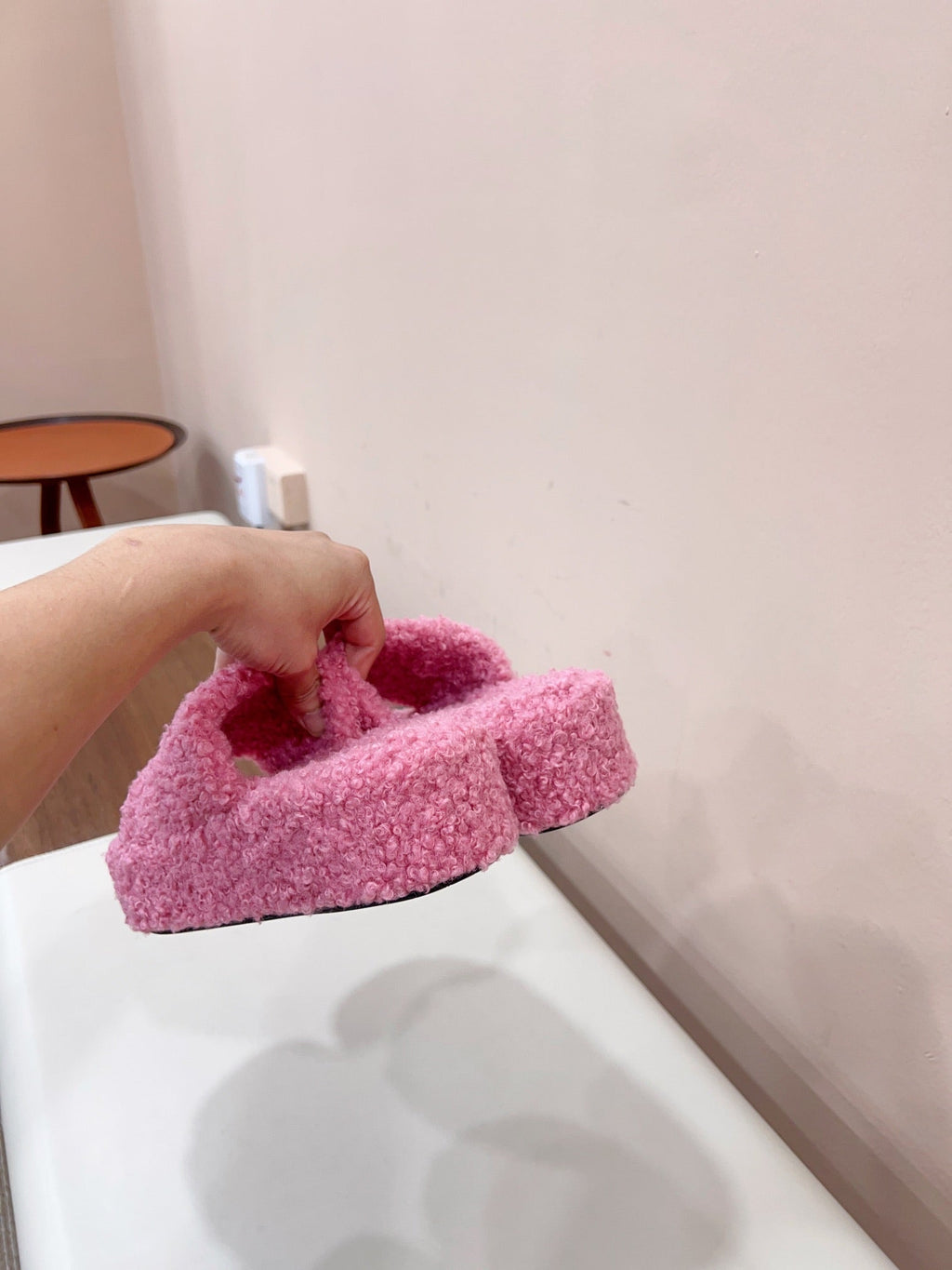 THICK-SOLED SLIPPERS IN PINK WOOL