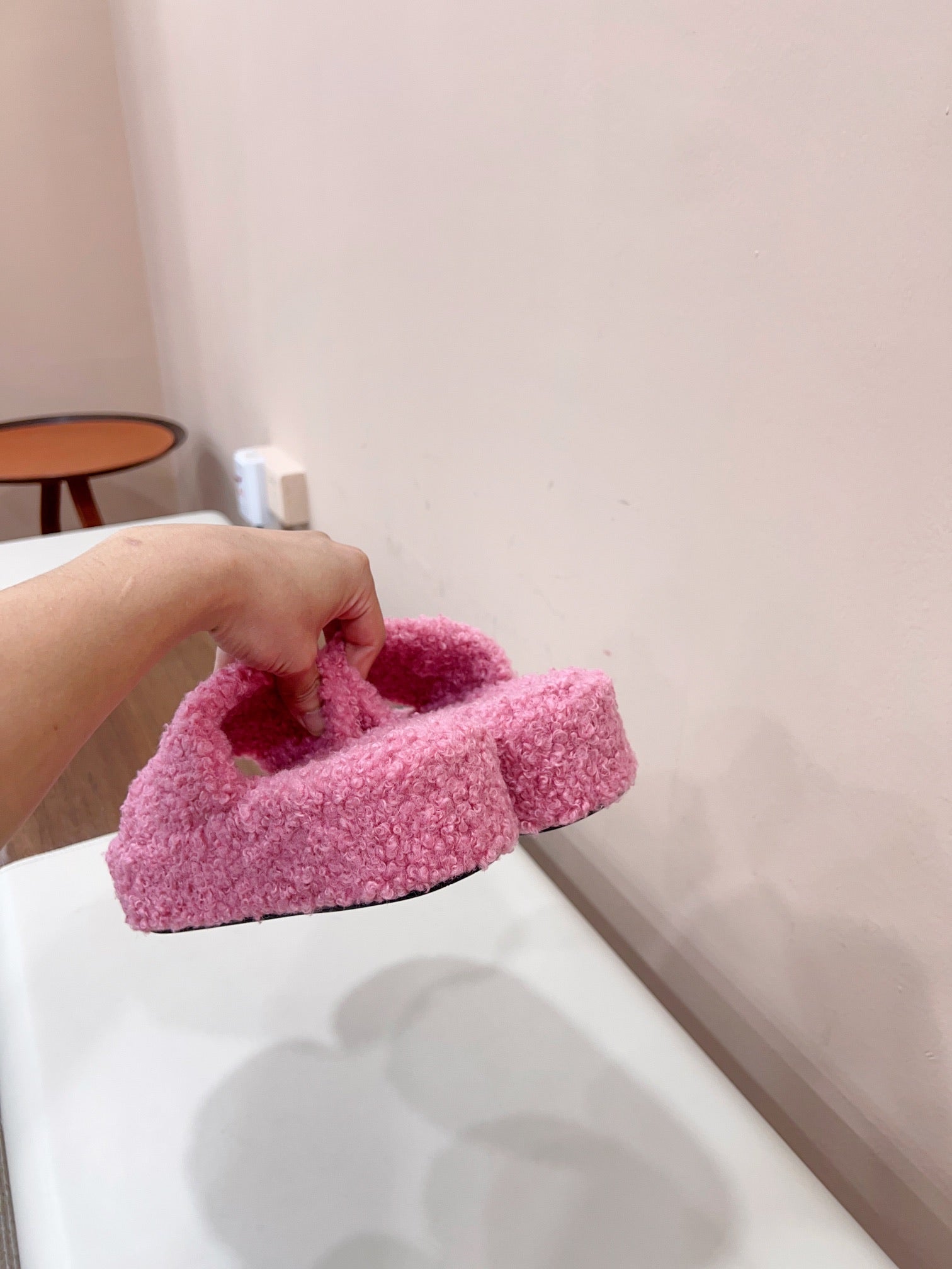 THICK-SOLED SLIPPERS IN PINK WOOL