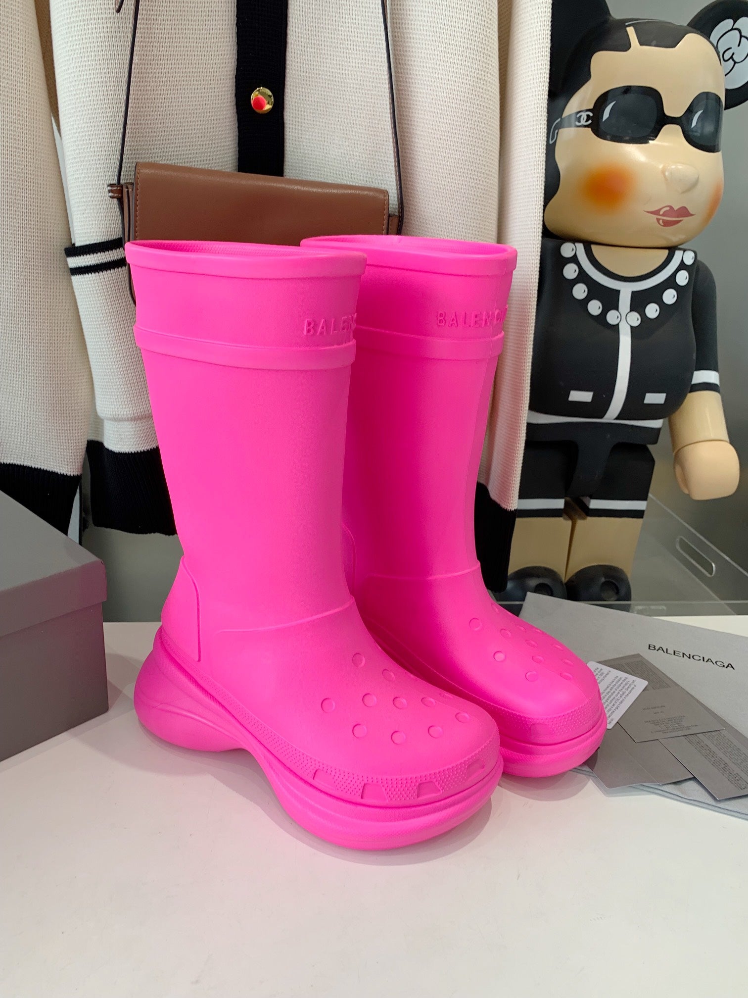 CROCS BOOTS IN BRIGHT PINK RUBBER