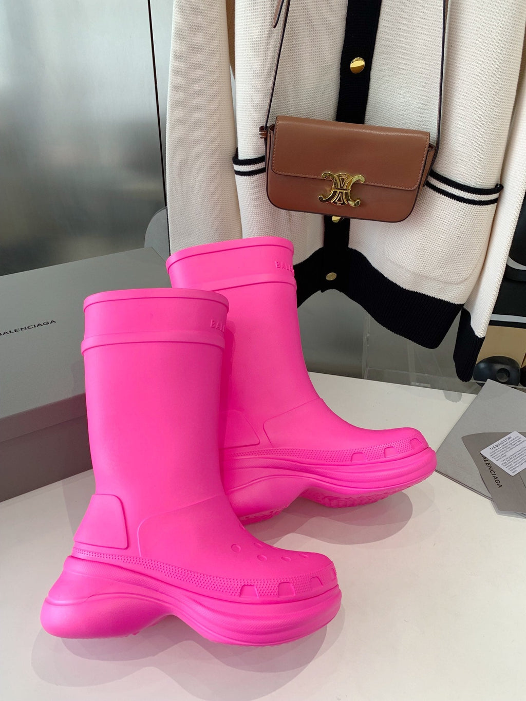 CROCS BOOTS IN BRIGHT PINK RUBBER