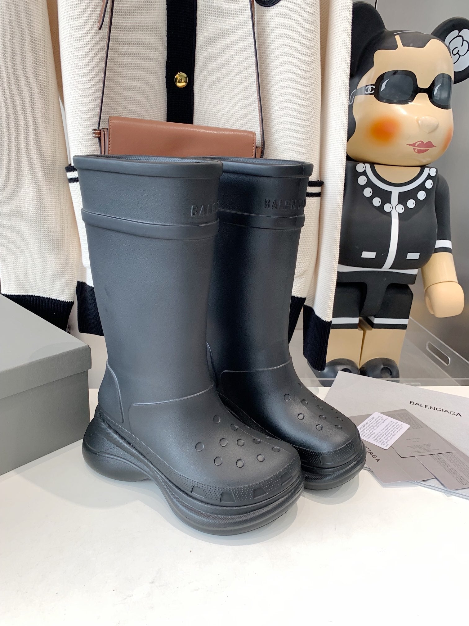 CROCS BOOTS IN BLACK RUBBER