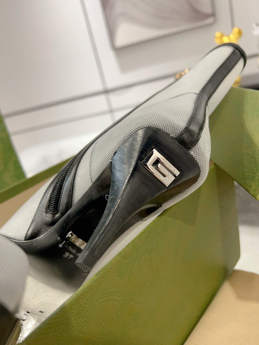 GG ANKLE BOOTS IN WHITE MIX BLACK MESH AND SHEEPSKIN