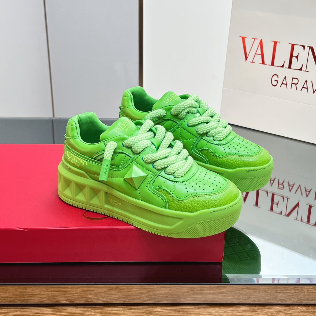 VALENTINO 25S GARAVANI ONE STUD XL PLATFORM SNEAKERS IN GREEN LAMBSKIN