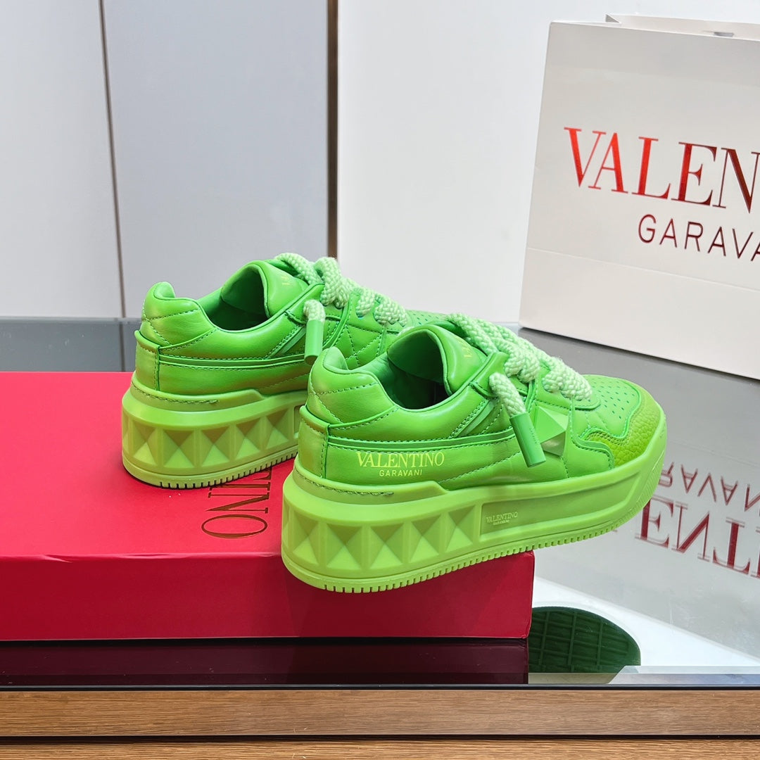 VALENTINO 25S GARAVANI ONE STUD XL PLATFORM SNEAKERS IN GREEN LAMBSKIN