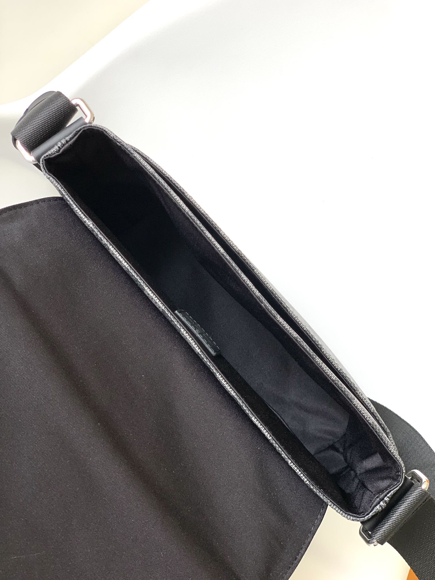 LV 25S SMALL DISTRICT CROSSBODY BAG 25 IN BLACK DAMIER GRAPHITE CANVAS AND CALFSKIN