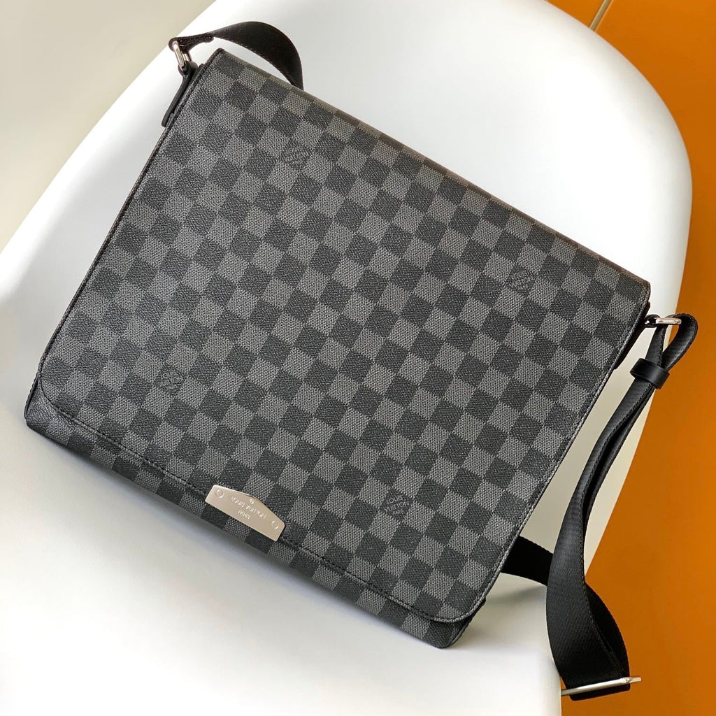 LV 25S SMALL DISTRICT CROSSBODY BAG 31 IN BLACK DAMIER GRAPHITE CANVAS AND CALFSKIN
