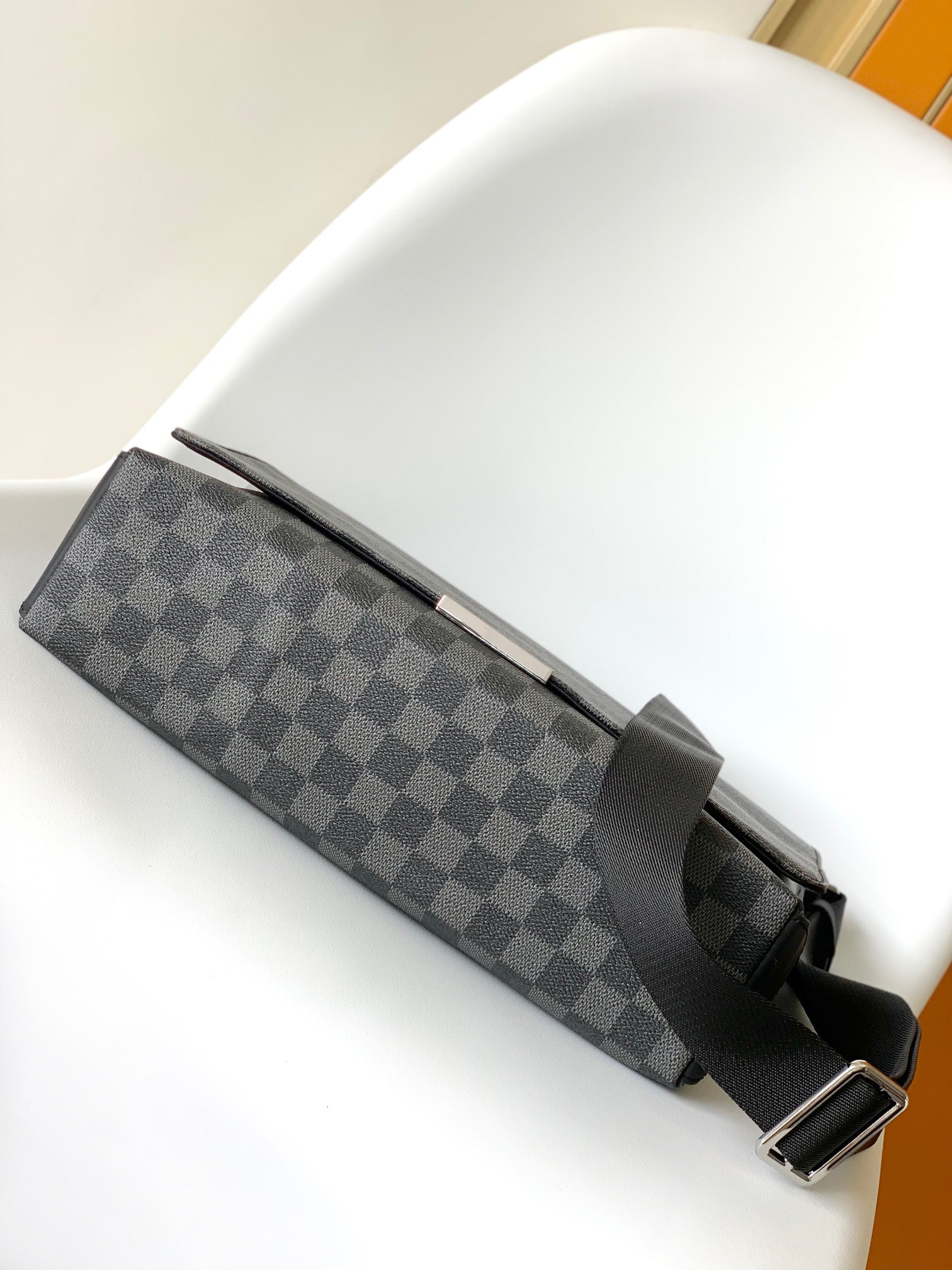 LV 25S SMALL DISTRICT CROSSBODY BAG 31 IN BLACK DAMIER GRAPHITE CANVAS AND CALFSKIN