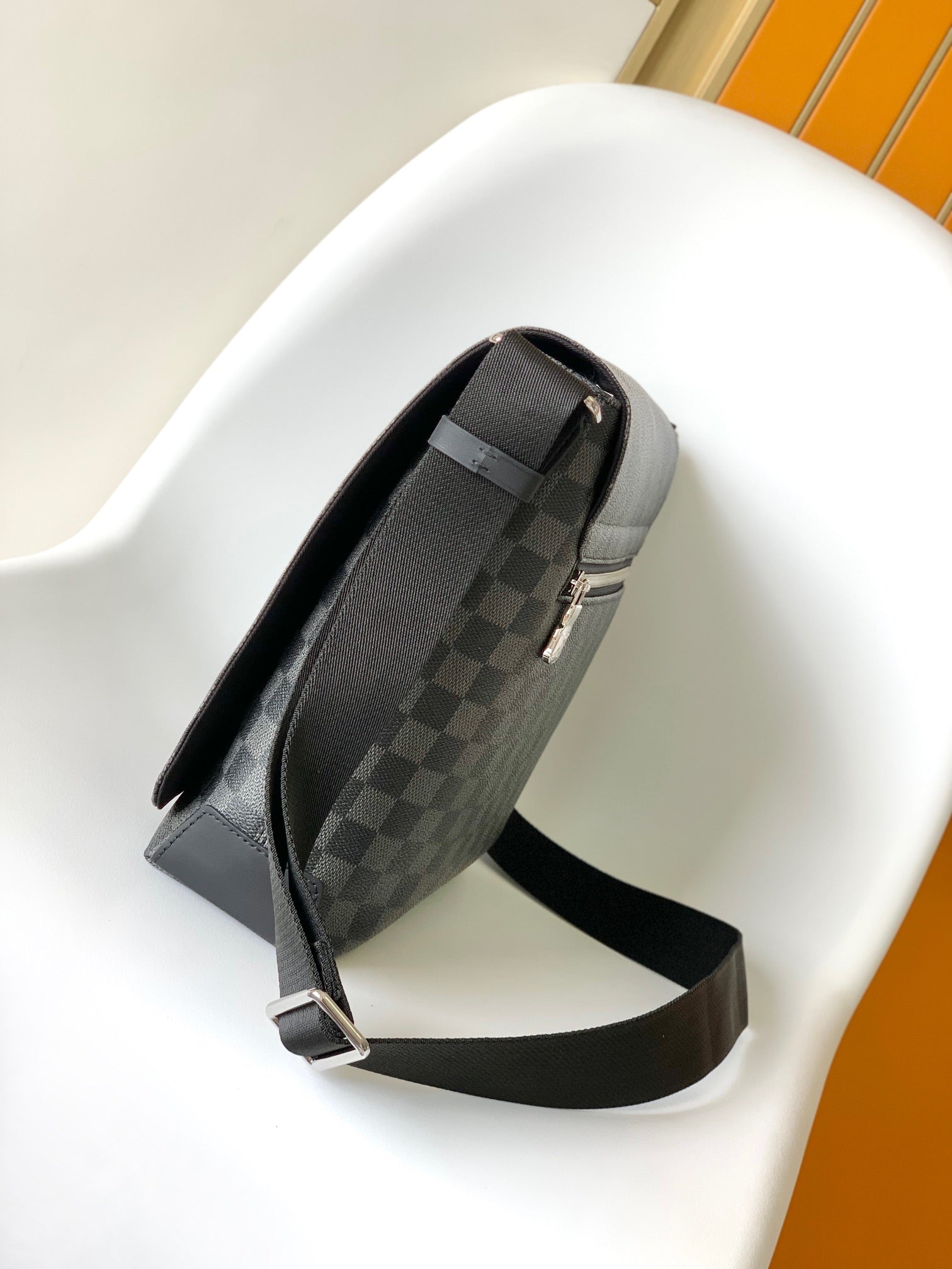 LV 25S SMALL DISTRICT CROSSBODY BAG 31 IN BLACK DAMIER GRAPHITE CANVAS AND CALFSKIN