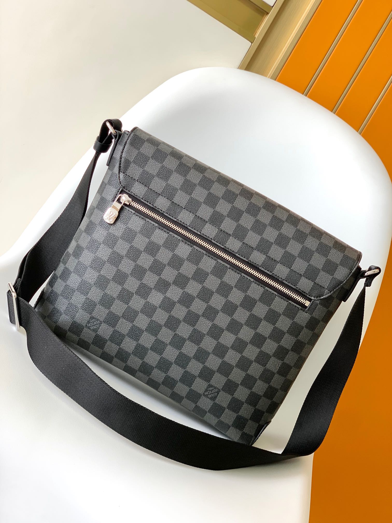 LV 25S SMALL DISTRICT CROSSBODY BAG 31 IN BLACK DAMIER GRAPHITE CANVAS AND CALFSKIN