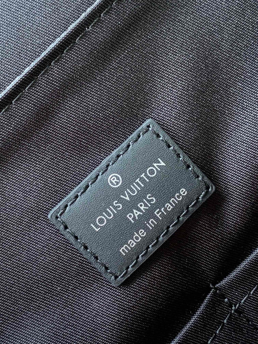 LV 25S SMALL DISTRICT CROSSBODY BAG 31 IN BLACK DAMIER GRAPHITE CANVAS AND CALFSKIN