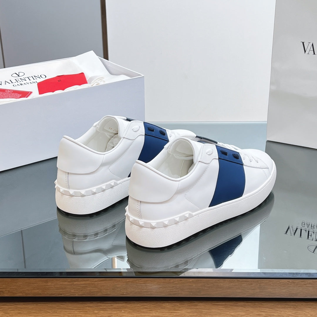 VALENTINO 25S GARAVANI ROCKSTUD UNTITLED SNEAKERS IN WHITE MIX DARK BLUE LAMBSKIN