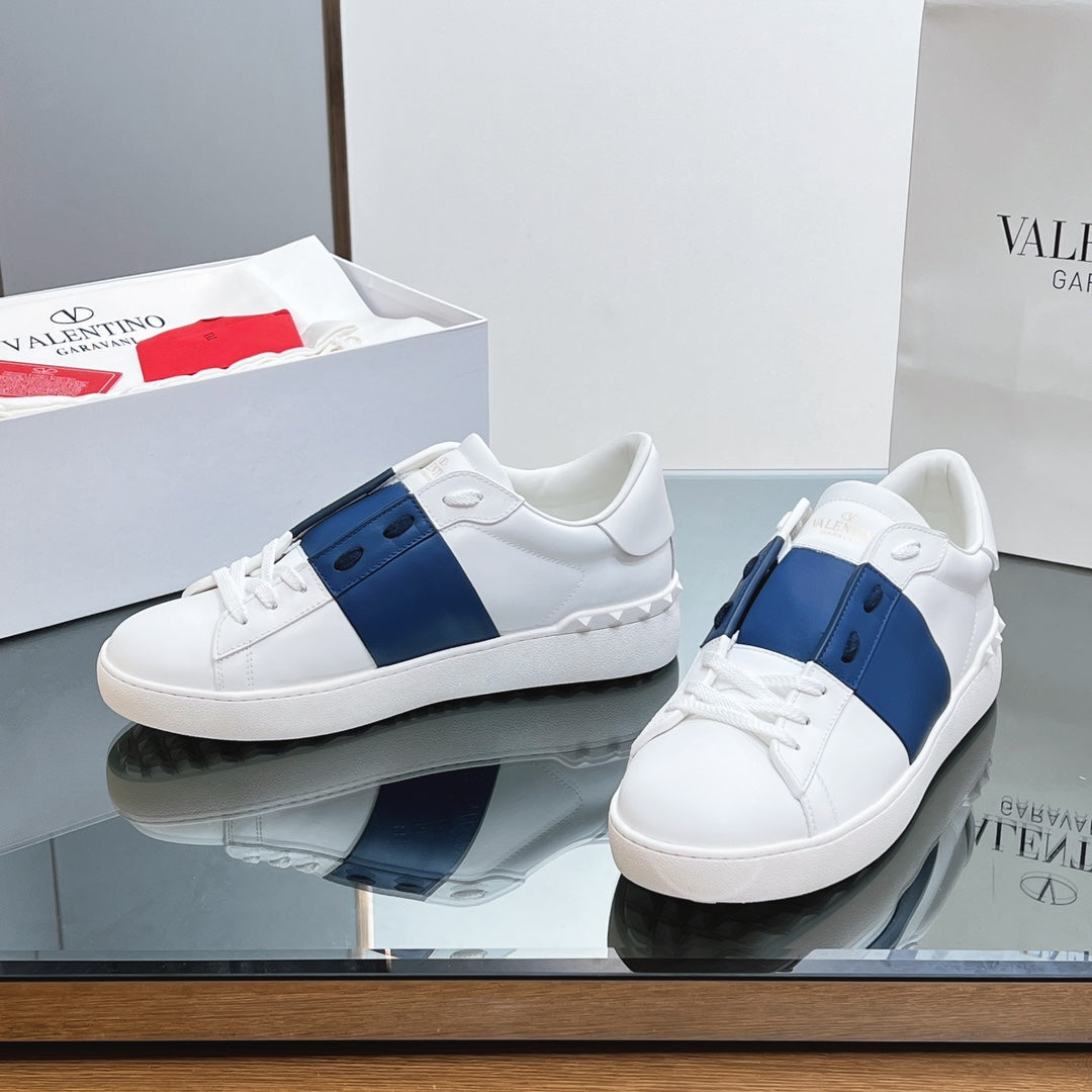 VALENTINO 25S GARAVANI ROCKSTUD UNTITLED SNEAKERS IN WHITE MIX DARK BLUE LAMBSKIN