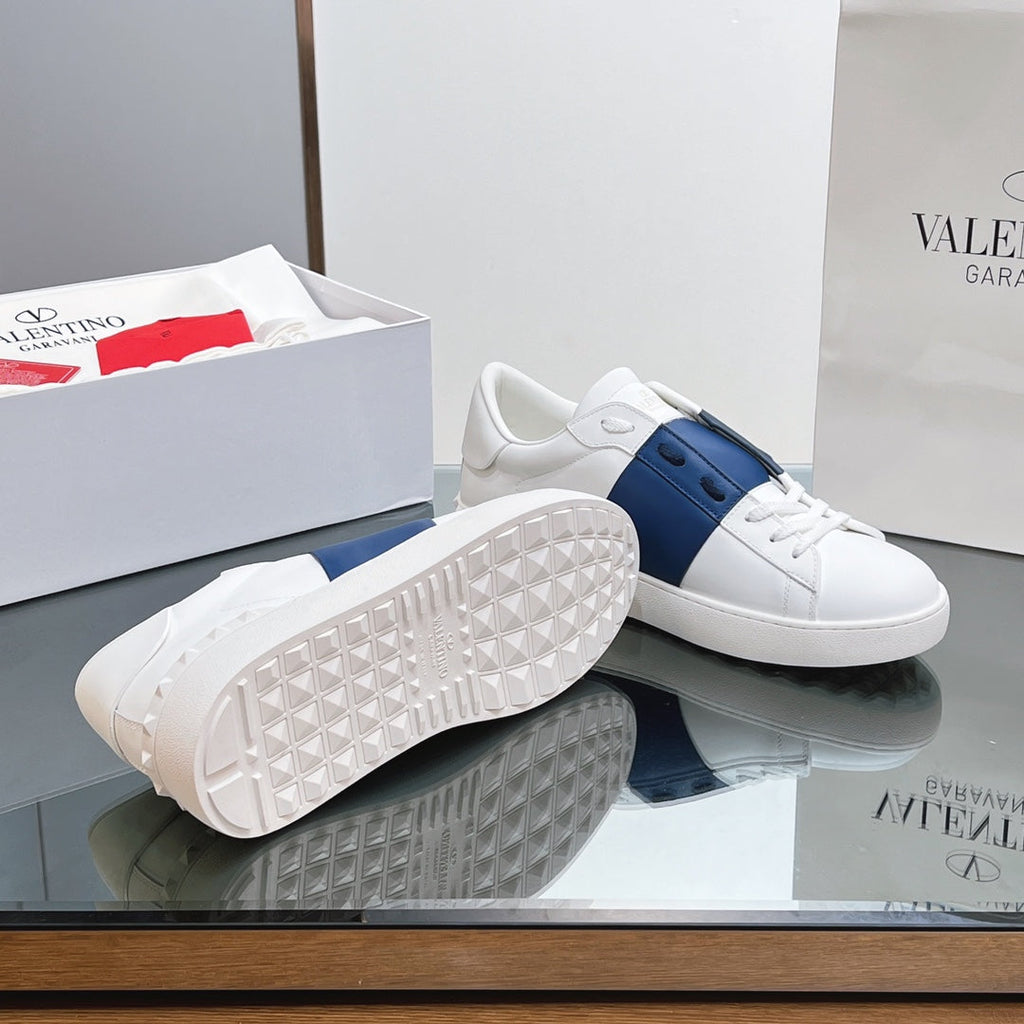 VALENTINO 25S GARAVANI ROCKSTUD UNTITLED SNEAKERS IN WHITE MIX DARK BLUE LAMBSKIN