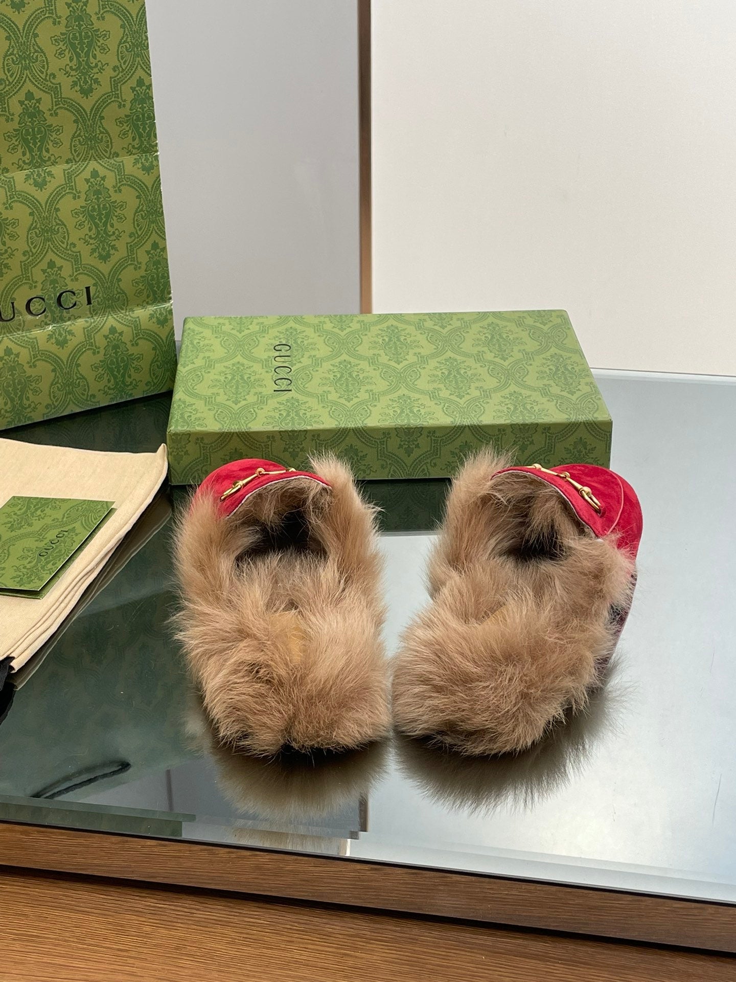 HORSEBIT MULE IN CRIMSON RED SUEDE AND LAMB WOOL LINING