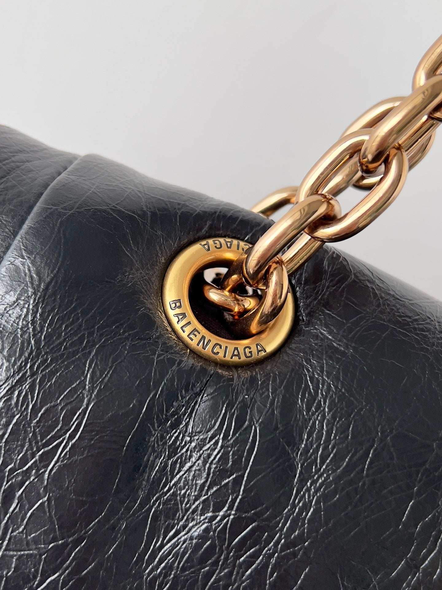MONACO MEDIUM BAG 32 IN BLACK ARENA CALFSKIN GOLD HARDWARE