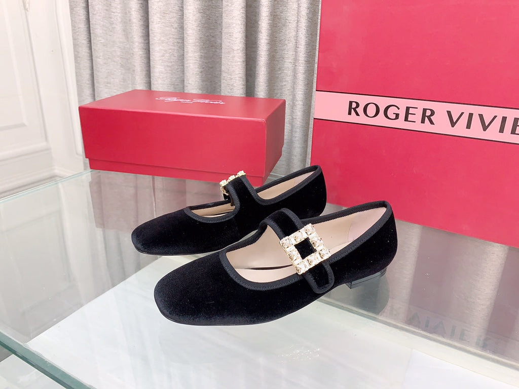TRÈS VIVIER MARY JANE IN BLACK VELVET CRYSTAL BUCKLE