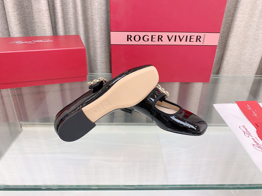TRÈS VIVIER MARY JANE BLACK PATENT CALFSKIN CRYSTAL BUCKLE