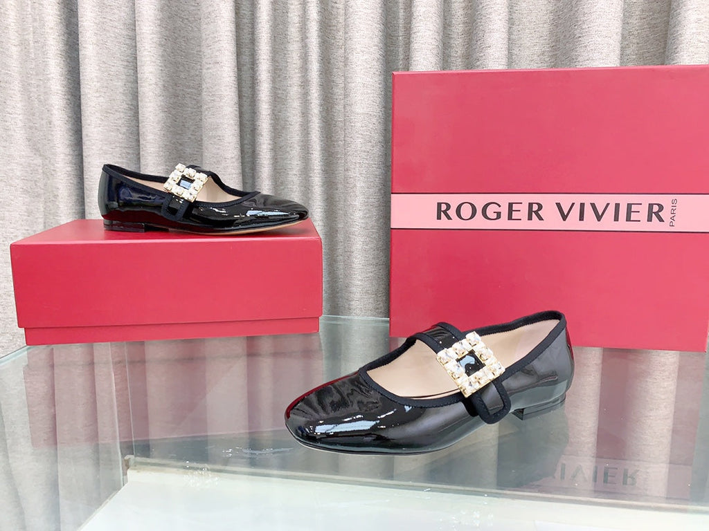 TRÈS VIVIER MARY JANE BLACK PATENT CALFSKIN CRYSTAL BUCKLE