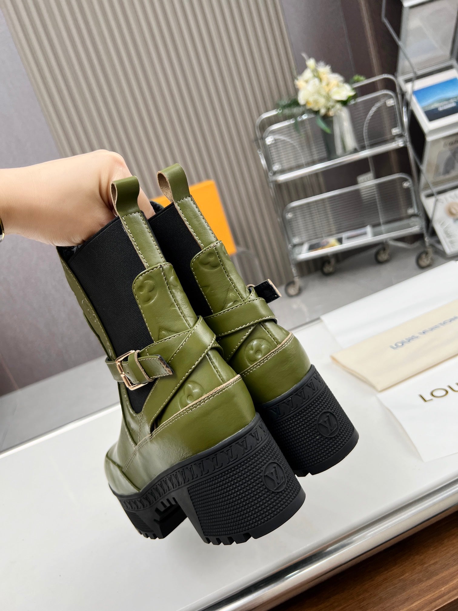 LAUREATE PLATFORM DESERT BOOT IN DARK OLIVE GREEN CALFSKIN