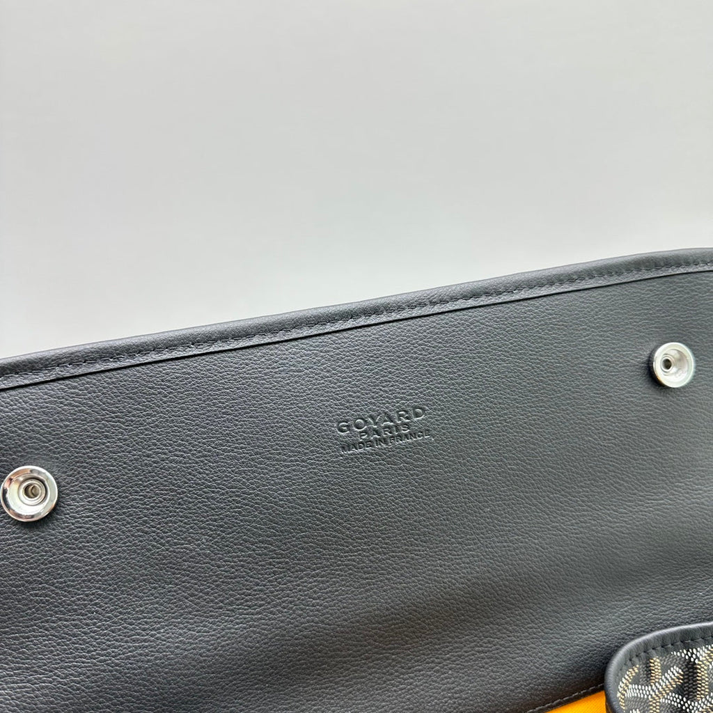 LEGER BACKPACK 37 IN BLACK GOYARDINE CANVAS WITH CALFSKIN TRIM