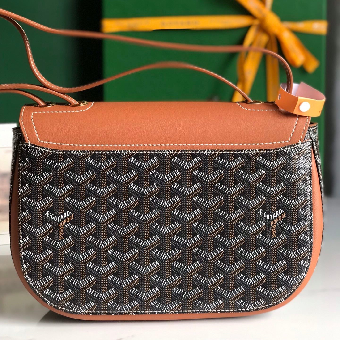 233 BAG 25 IN TAN CALFKIN AND BLACK GOYARDINE CANVAS