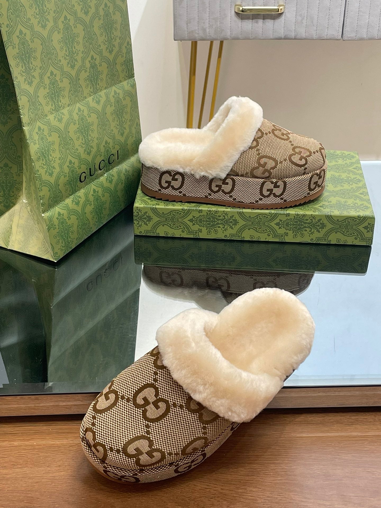 GG MOLLY MULE IN CAMEL BROWN MONOGRAM JACQUARD FABRIC AND SHEARLING LINING