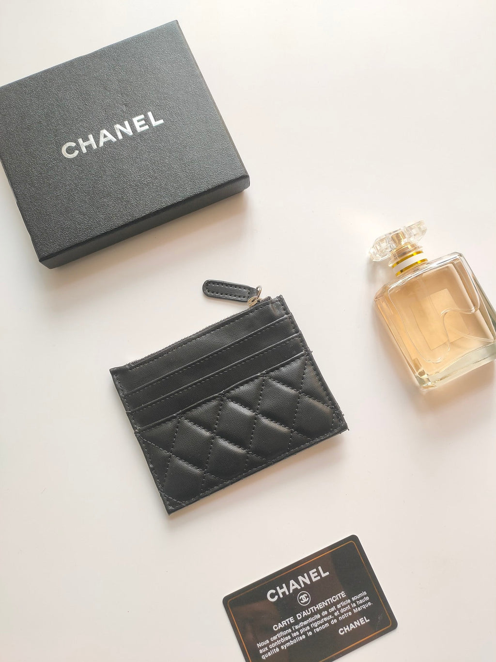 CC ZIPPED CARD HOLDER 11.5 BLACK CALFSKIN