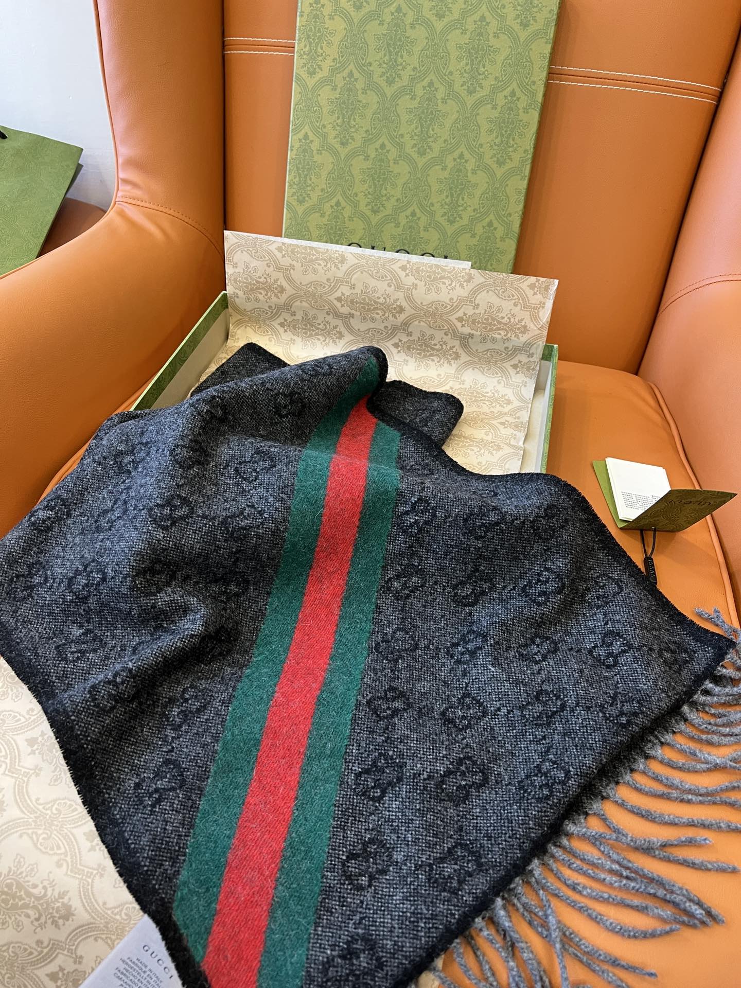 GUCCI 25S SCARF 190 IN WOOL 636371